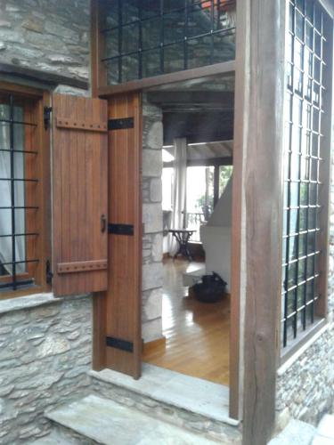 House Smaragdi - image 2