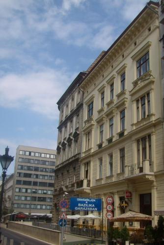 Danube Bridge Apartments 3