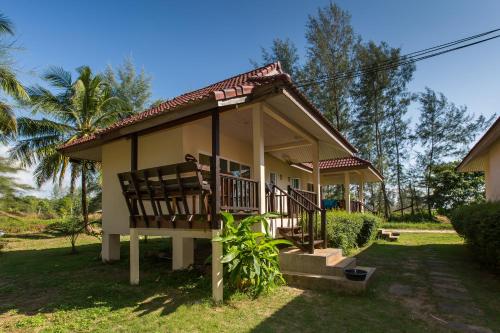 普拉尼海灘別墅 (Pranee Beach Bungalows) in 庫庫卡伊奧