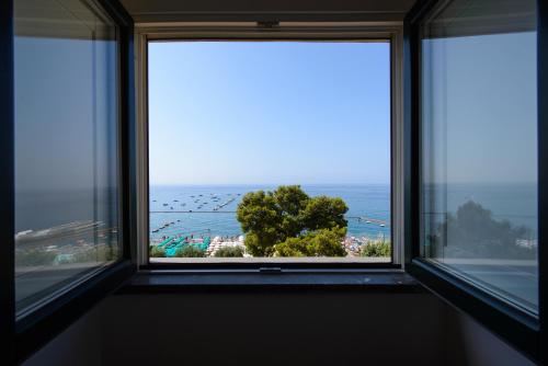 Fruit Flats by AMALFIVACATION, Minori