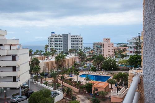 Apartment with pool and ocean view in Las Americas - image 3
