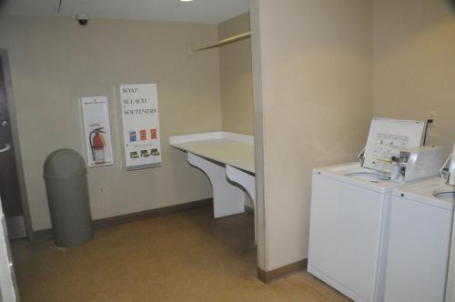 Microtel Inn & Suites by Wyndham Daphne - image 2
