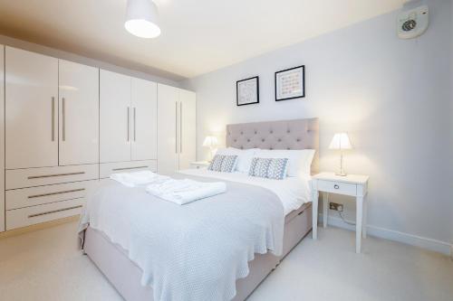 Putney 1 Bed Apartment by BaseToGo - image 9