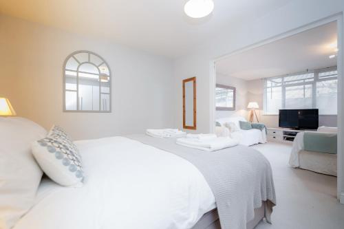 Putney 1 Bed Apartment by BaseToGo - image 10