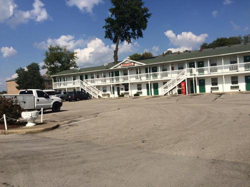 Hoosier Travel Lodge 2