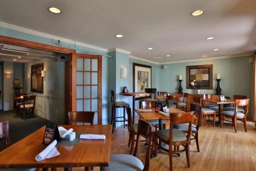 The Kennebunk Inn