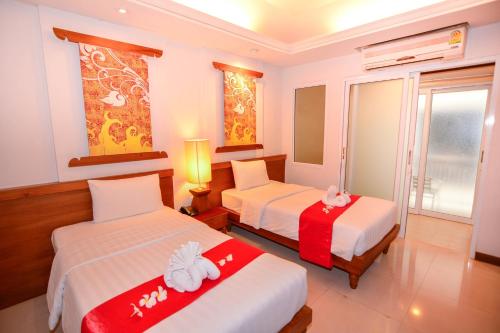 room detail thumbnail 1