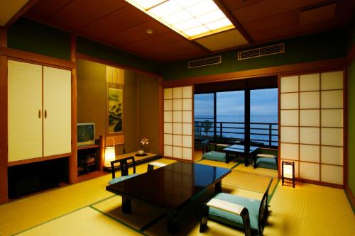 感動の海景色 新海花亭いずみスタンダード ファミリールーム