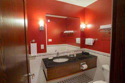 11343328 Hume Hotel & Spa