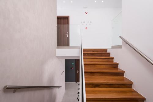Central City Hotel - image 10