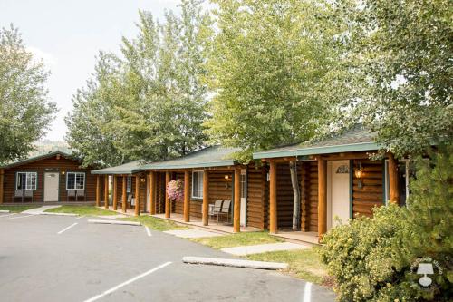 Cabin Creek Inn - 숙소 외관