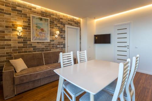 Lazur Sea View Apartment - main image