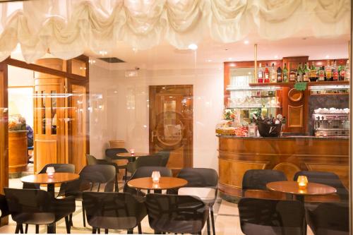 Hotel Tritone - main image