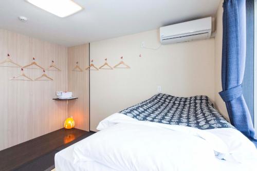 FUJITAYA BnB Room Type - Economy Triple Room with Shared Bathroom FUJITAYA BnB Room Type - Economy Triple Room with Shared Bathroom