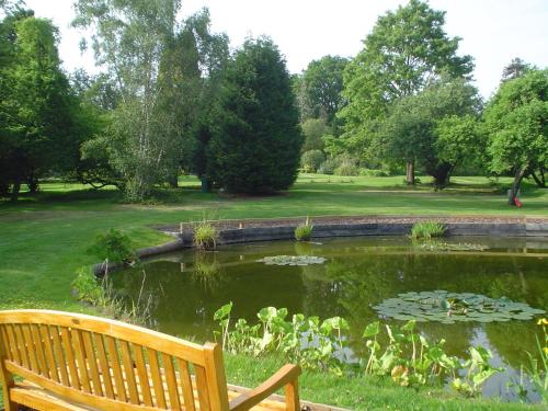 Farnham House Hotel - image 12
