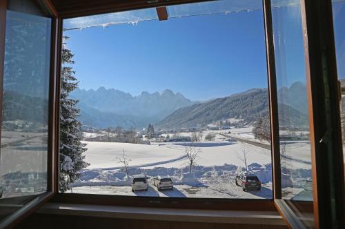 Single Room with Mountain View