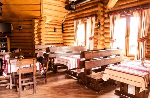 餐廳, Tsisarske Urochyshe in 多爾戈盧卡村