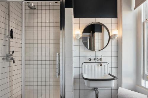 The Pilgrm - image 4