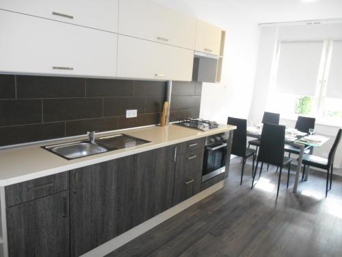  Bogarti Apartman, Unterkunft in Eger