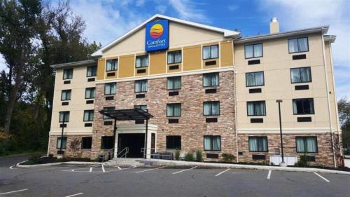 Comfort Inn & Suites Brattleboro I-91 - Hotel - Brattleboro