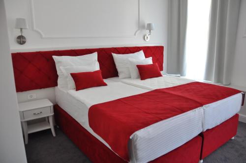 Hotel Central Park - image 10
