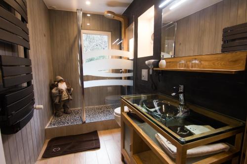 Duša, Chalet de TARA - Grand appartement esprit chalet - piscine chauffée - Genève (Chalet de TARA - Grand appartement esprit chalet - piscine chauffee - Geneve) in Collonges-sous-Saleve (Rhone-Alpes)