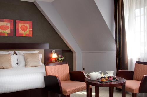 Alliance Lille - Couvent Des Minimes Set in a prime location of Lille, Alliance Lille - Couvent Des Minimes puts everything the city has to offer just outside your doorstep. The hotel offers guests a range of services and amenities desig