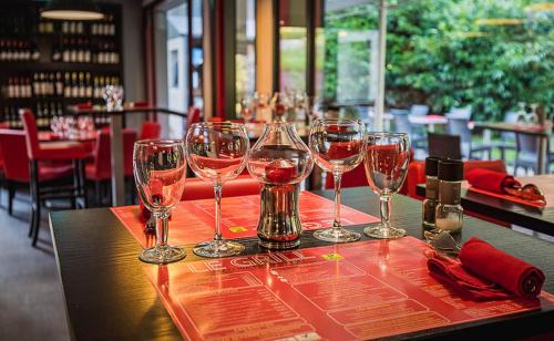 Logis Hotel Lons-le-Saunier - Restaurant Le Grill - image 8