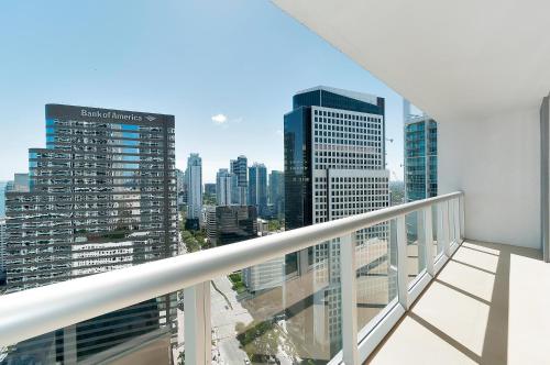 Icon Residences by SS Vacation Rentals Ideally located in the Downtown Miami / City Center area, Icon Residences by Sunnyside Retreats promises a relaxing and wonderful visit. Both business travelers and tourists can enjoy the propertys f