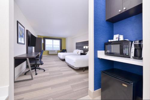 Holiday Inn Express Mystic, an IHG Hotel in Mystic, USA