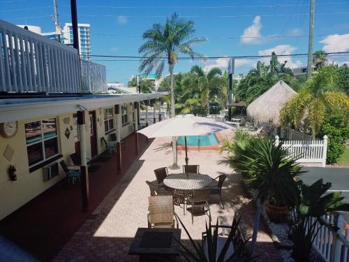 Silver Sands Motel - image 2