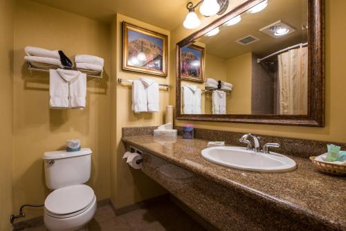 The Grand Lodge Hotel and Suites - image 7