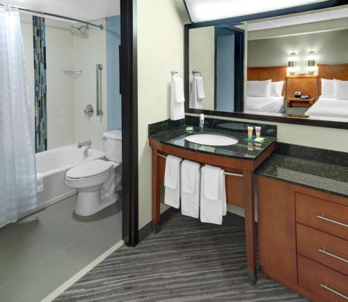 Hyatt Place Pittsburgh Airport/Robinson Mall