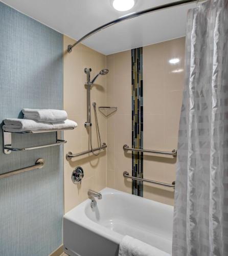 Hyatt Place Pittsburgh Airport/Robinson Mall - image 4