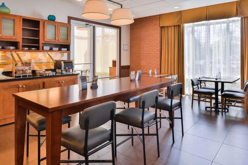 Hyatt Place Chesapeake