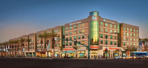 Hyatt House at Anaheim Resort/Convention Center - image 2