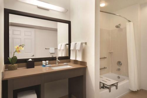 Hyatt House Miami Airport