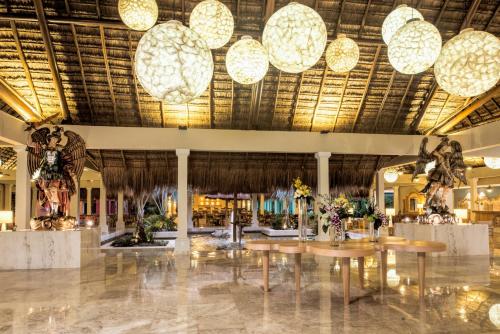 Iberostar Waves Quetzal - All Inclusive - 로비