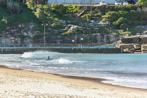 Beachfront on Golden Mile - image 5