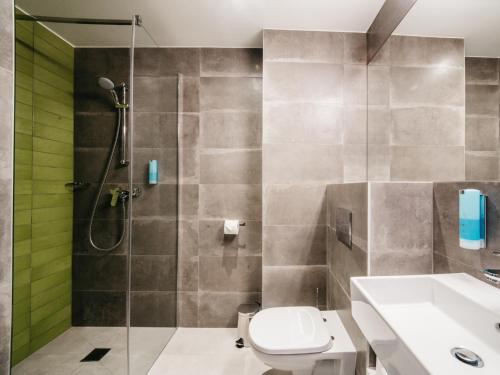 Q Hotel Plus Katowice - image 12