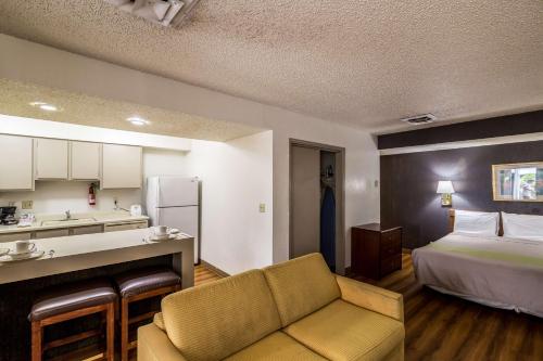 Studio 6 Tulsa – Tulsa, OK