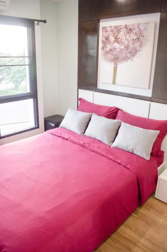 Luxury 2bed 2bath apartment with massage chair ( Luxury 2bed 2bath apartment with massage chair )