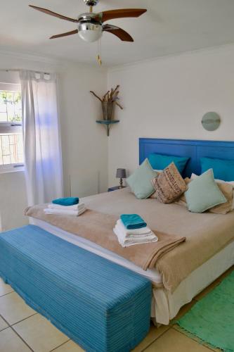 King Room image 7