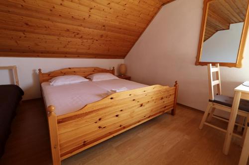 Quadruple Room image 4