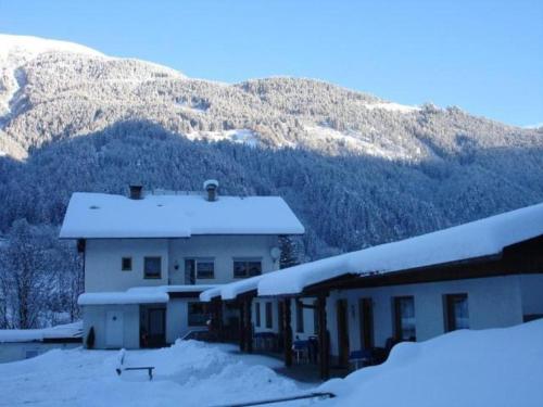 Ferienwohnung Fam. Bidner, Pension in Flattach