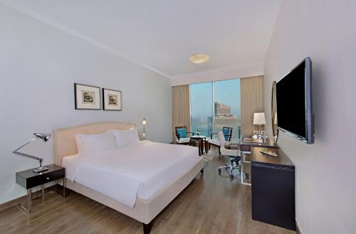 Grand Room City Or Sea View image 3