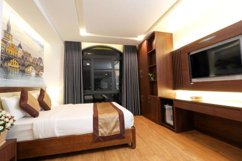 room detail thumbnail 1