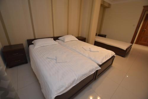 Economy Triple Room with Shared Bathroom