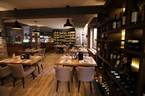 Hotel Aristocrat & Fish Restaurant, Skopje (photo 10)
