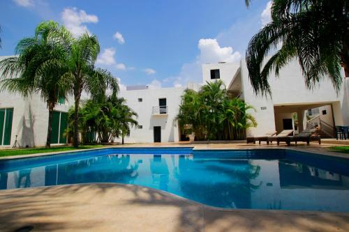 Swimming pool, Hotel Embajadores in Merida